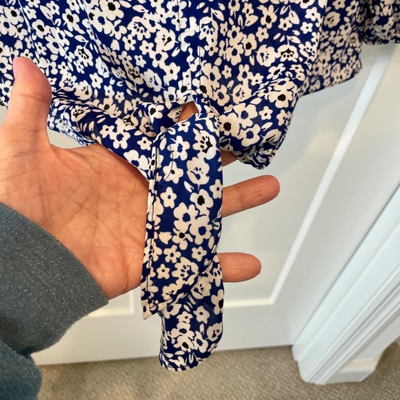 Collective Concepts Tie Top, Royal blue with White Floral design, EUC, M - Picture 4 of 9